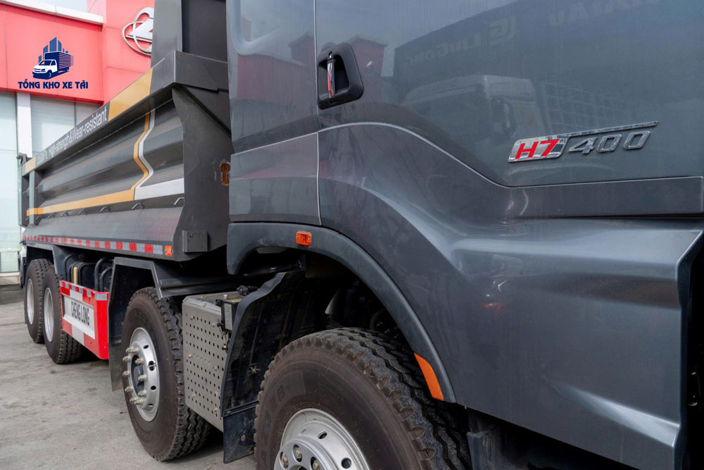 Xe Ben 4 Chân ChengLong H5 400HP Thùng 14 Khối (Cầu Dầu)